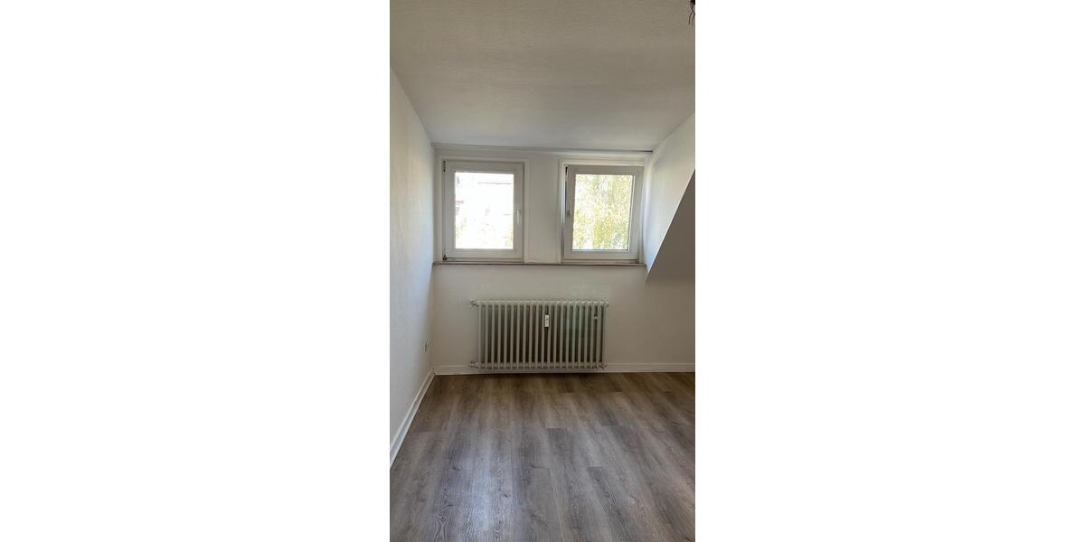 Dachgeschoßwohnung Düsseldorf Niederkassel - 3 Zimmer, 75 m&sup2;, 1.450&euro; | Angebot:27602962
