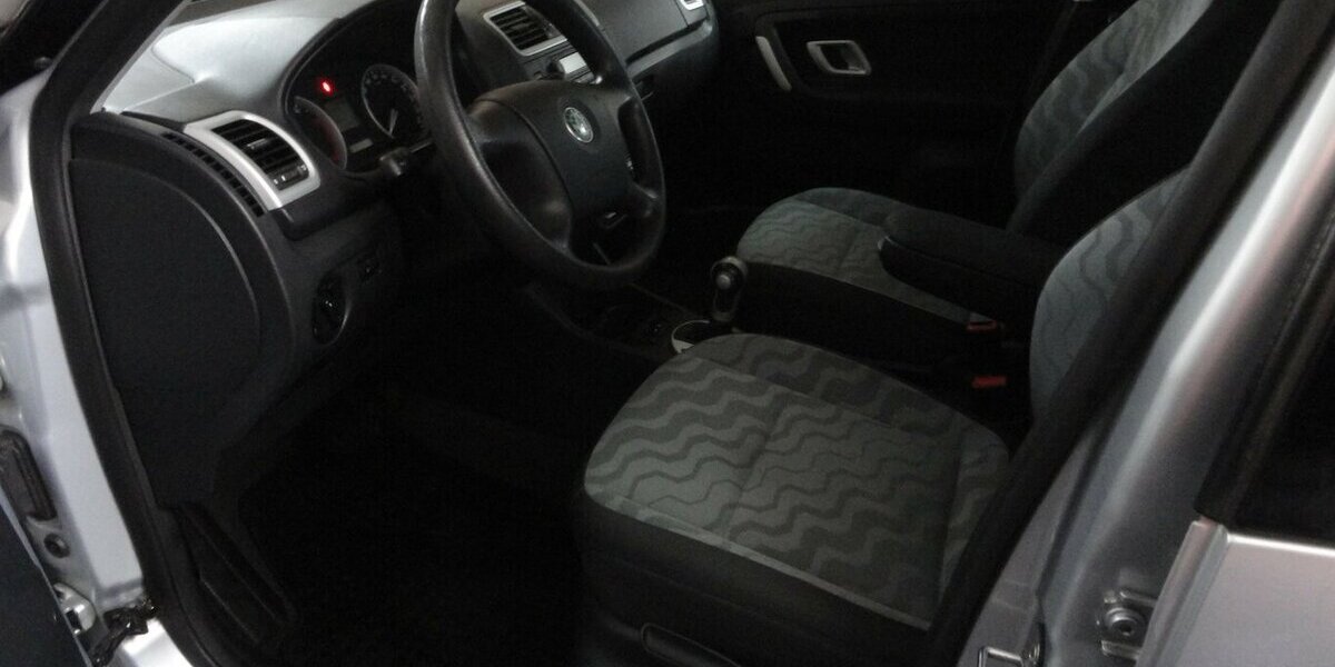 Skoda Roomster 1,6 Style Plus Edit. Autom Klimatr.1.Hd 113.000 km 7.490 € Neuss 41462