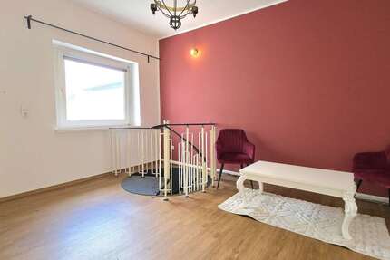 Haus Neuss Furth-Mitte - 8 Zimmer, 211 m&sup2;, 500.000&euro; | Angebot:26072190