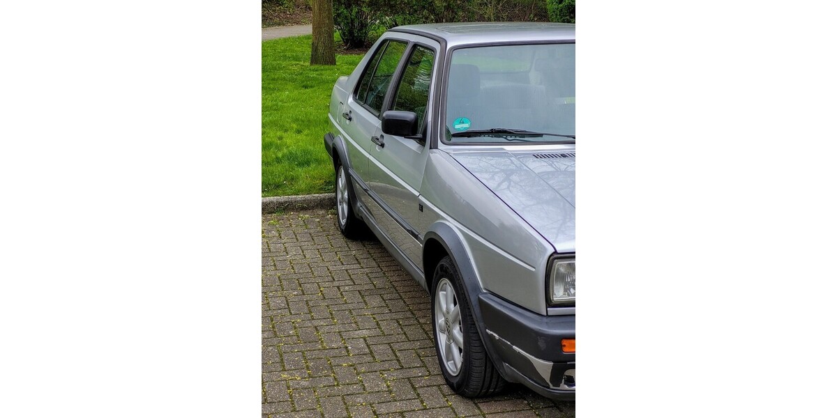 VW Jetta 184.000 km 4.000 € Düsseldorf 40213