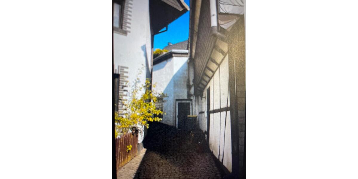 Mehrfamilienhaus, Wohnhaus Radevormwald - 6 Zimmer, 155 m&sup2;, 149.000&euro; | Angebot:26504735