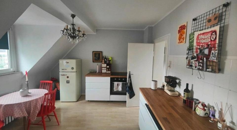 Dachgeschoßwohnung Düsseldorf Oberbilk - 2 Zimmer, 69 m&sup2;, 1.300&euro; | Angebot:27600970