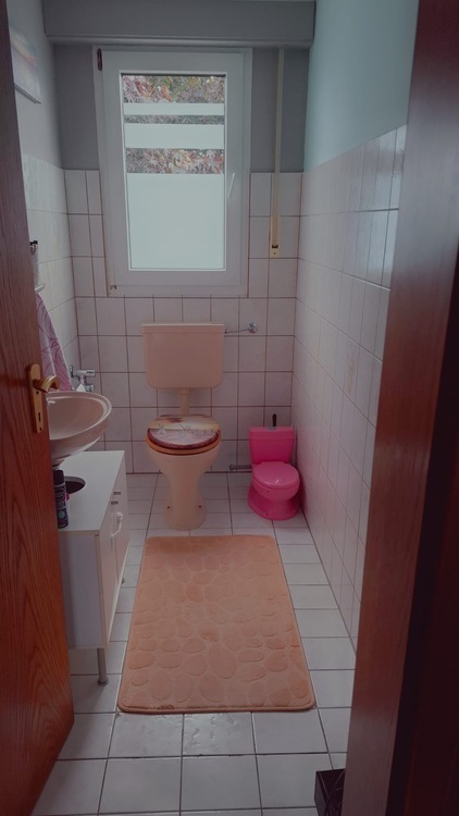 sehr großzügige 4-Zimmerwohnung in Dreifamilienhaus in Zons zimmer