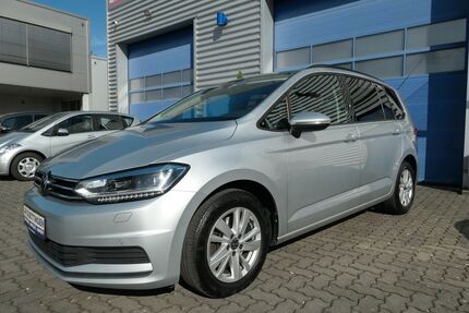 VW Touran 136.612 km 18.850 € Monheim 40789