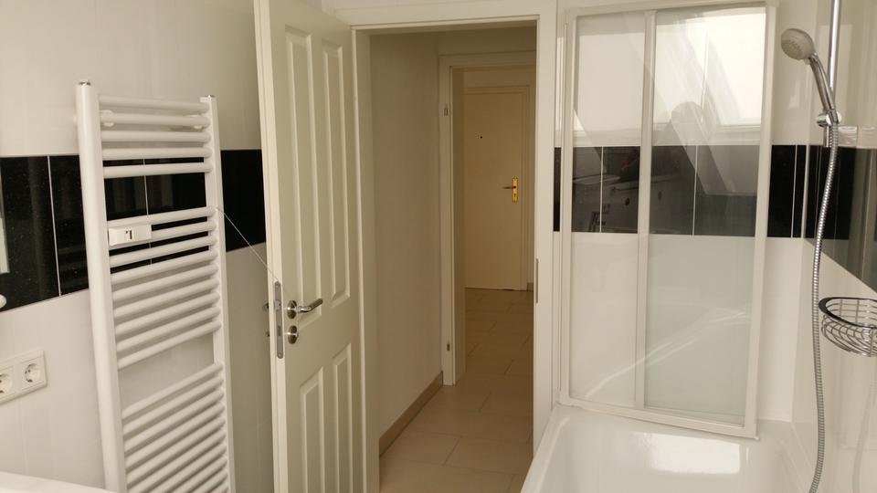 Dachgeschoßwohnung Ratingen - 2 Zimmer, 76 m&sup2;, 980&euro; | Angebot:27592738