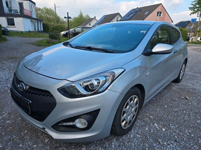 i30