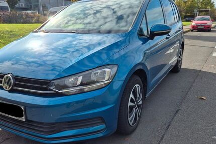 VW Touran 93.000 km 15.900 &euro; Düsseldorf 40595
