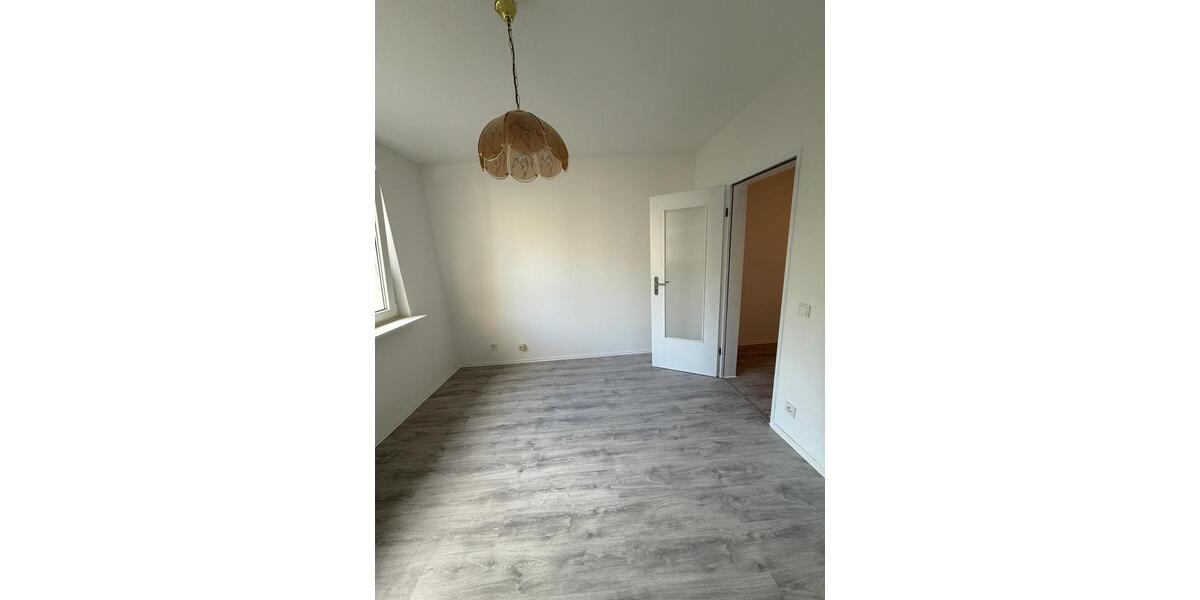 Etagenwohnung Velbert Langenberg - 3 Zimmer, 77 m&sup2;, 1.100&euro; | Angebot:27600464