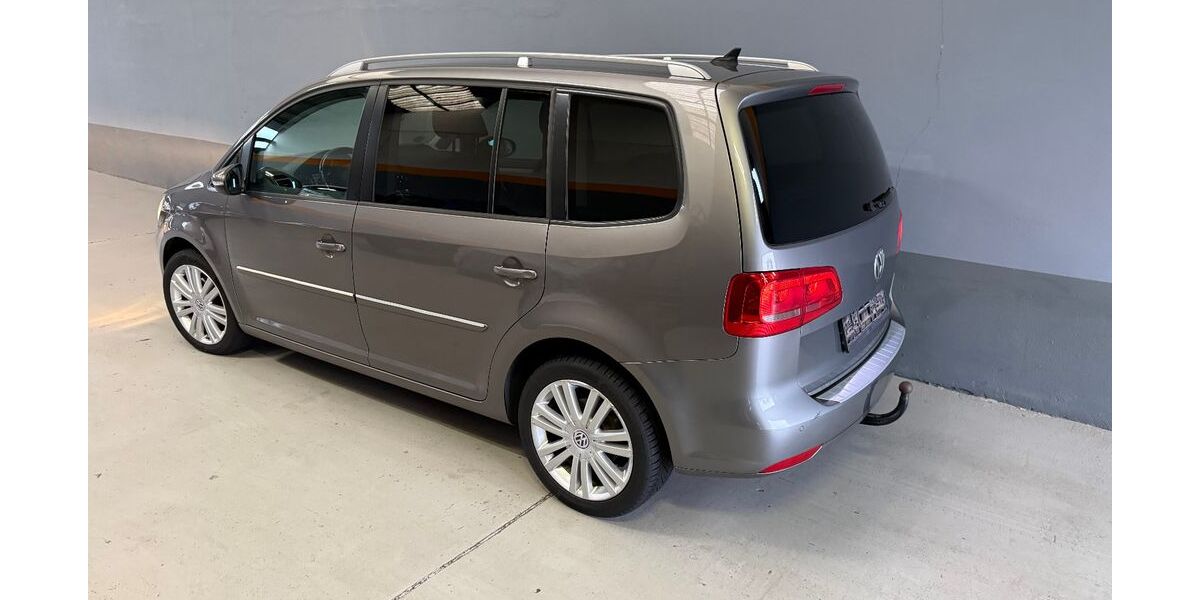 VW Touran 260.000 km 6.290 &euro; Düsseldorf 40589