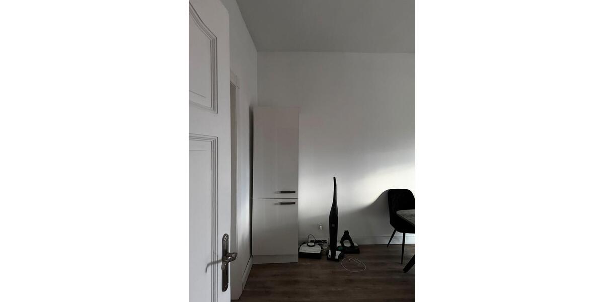 Etagenwohnung Düsseldorf Oberbilk - 1 Zimmer, 84 m&sup2;, 900&euro; | Angebot:24495233