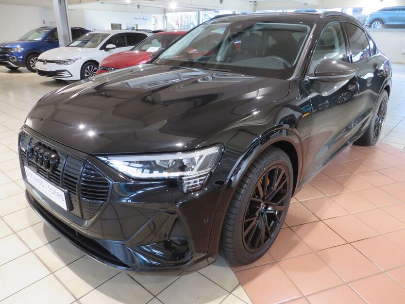 Audi e-tron 9.415 km 55.945 € Neuss 41469