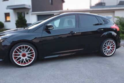 Ford Focus 192.000 km 10.899 &euro; Haan 42781