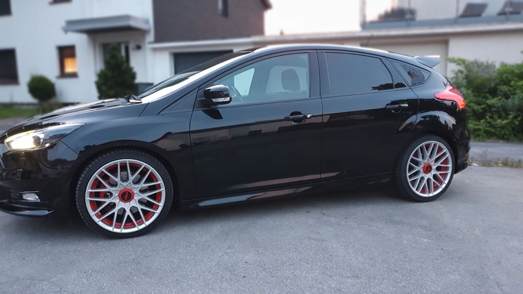 Ford Focus 192.000 km 10.899 &euro; Haan 42781