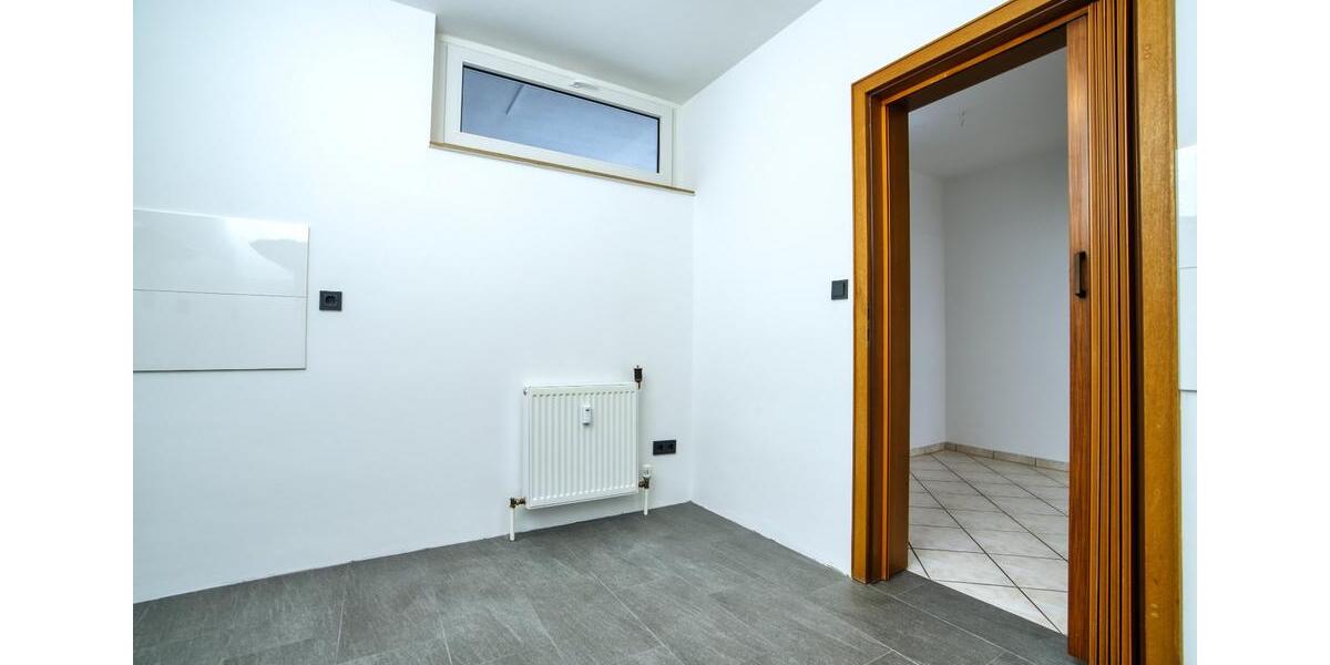 Etagenwohnung Leverkusen Bürrig - 3 Zimmer, 98 m&sup2;, 1.290&euro; | Angebot:25484213