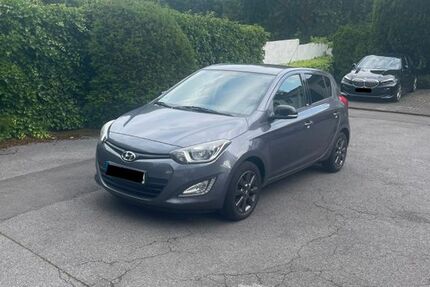 Hyundai i20 63.810 km 7.400 € Solingen 42697