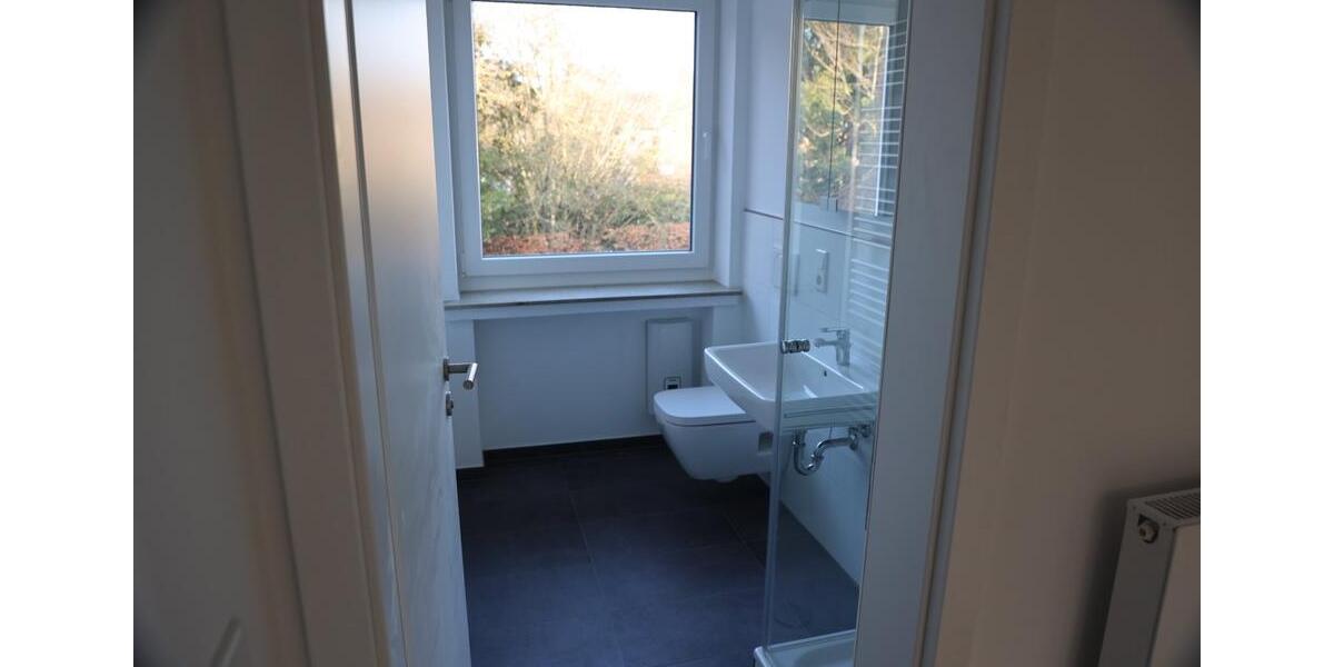 Etagenwohnung Neuss Augustinusviertel - 4 Zimmer, 123 m&sup2;, 1.700&euro; | Angebot:24864864