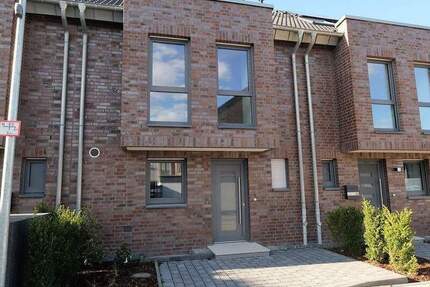 Modernes Reihenhaus in Langenfeld-Reusrath - Ideal für Familien 5 zimmer