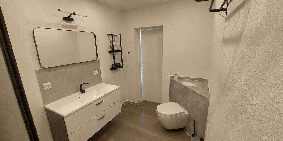 Modernisiertes Zweifamilienhaus 7 zimmer