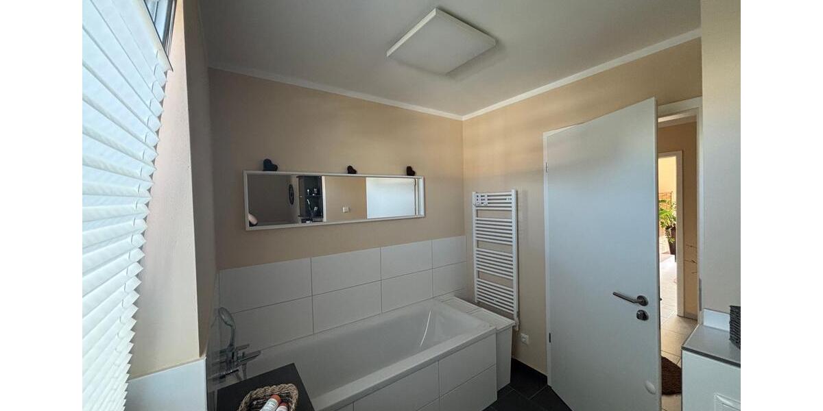 Etagenwohnung Bergisch Gladbach Alt-Frankenforst - 4 Zimmer, 136 m&sup2;, 1.765&euro; | Angebot:25377614