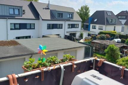 Mehrfamilienhaus mit 4 Garagen in guter Lage