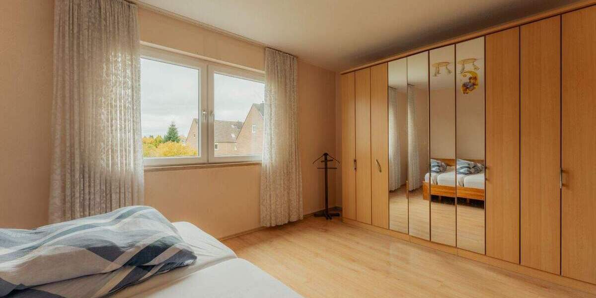 Reihenmittelhaus Leverkusen Schlebusch - 4 Zimmer, 111 m&sup2;, 390.000&euro; | Angebot:24450926
