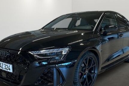 Audi RS3 4.500 km 68.980 &euro; Düsseldorf 40233