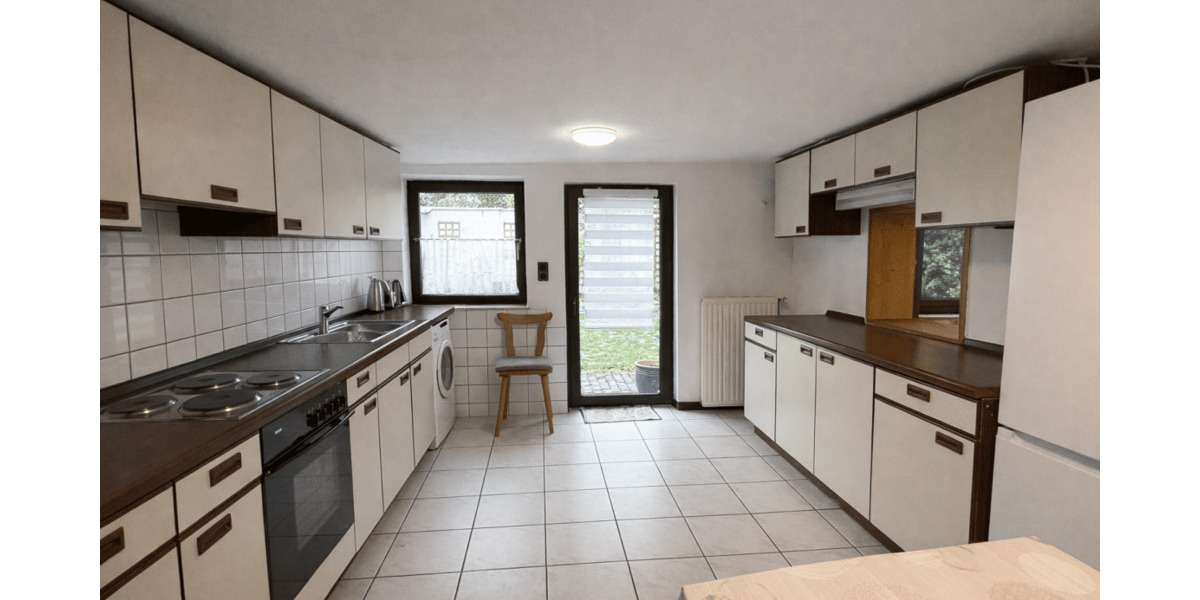 Einfamilienhaus Düsseldorf Wersten - 9 Zimmer, 340 m&sup2;, 800.000&euro; | Angebot:25686772