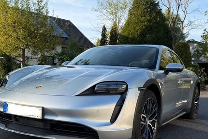 Porsche Taycan 50.993 km 53.990 &euro; Köln 50674