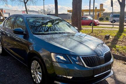 Skoda Octavia 80.000 km 12.999 &euro; Köln 51107