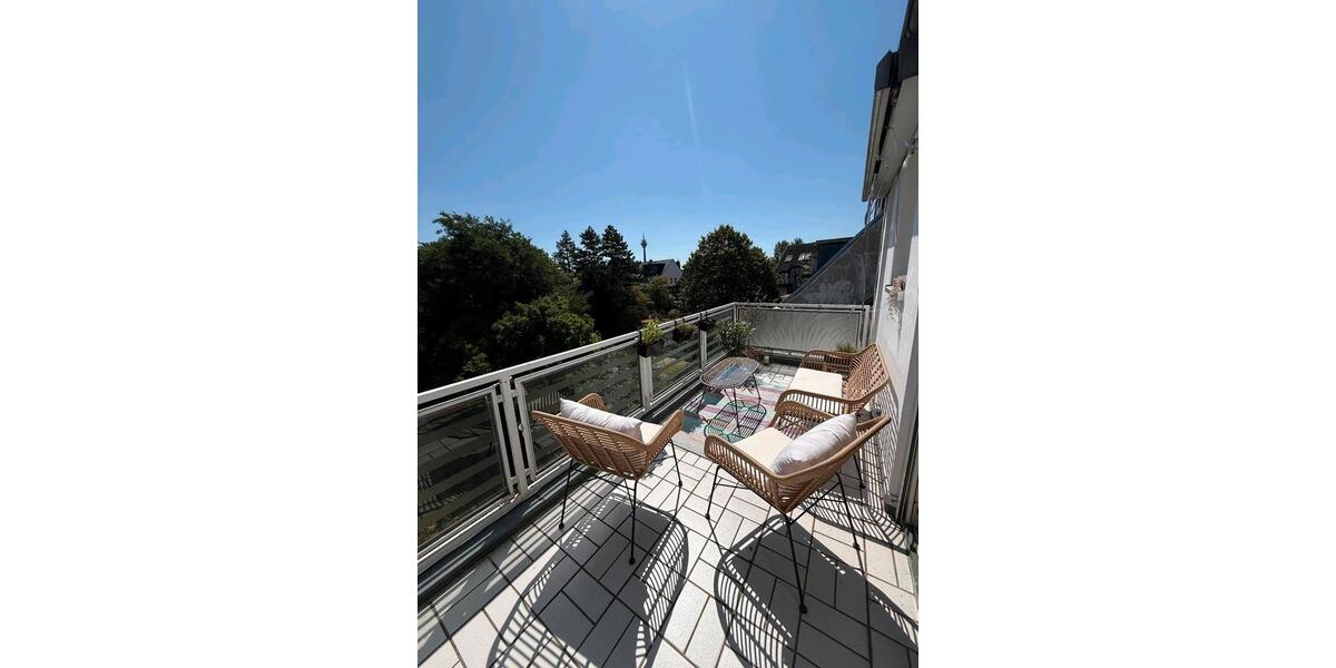 Dachgeschoßwohnung Düsseldorf Niederkassel - 3 Zimmer, 102 m&sup2;, 2.350&euro; | Angebot:27598728