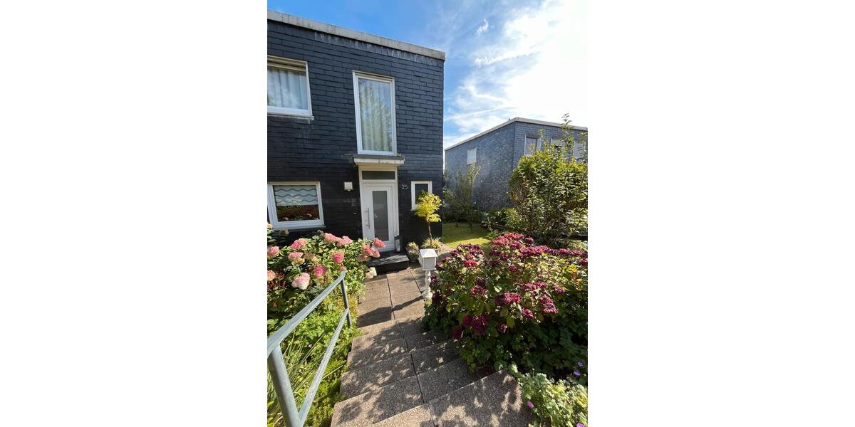 Reihenhaus Solingen Central - 4 Zimmer, 120 m&sup2;, 500.000&euro; | Angebot:24496789