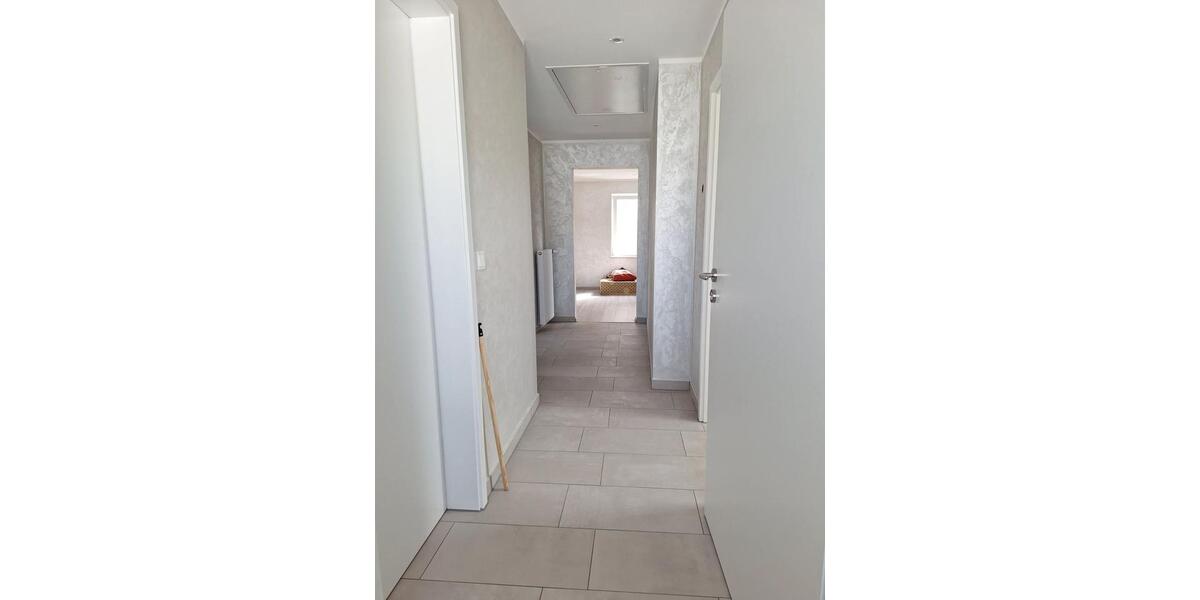 Dachgeschoßwohnung Langenfeld (Rheinland) - 2 Zimmer, 70 m&sup2;, 1.200&euro; | Angebot:26214129