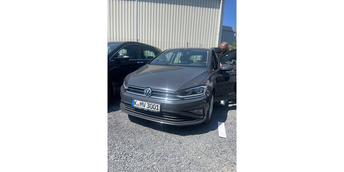 VW Golf Sportsvan 184.235 km 10.500 € Köln 50667