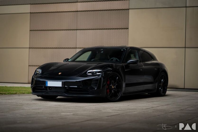 Porsche Taycan 45.000 km 85.900 € Neuss 41464