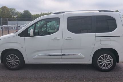 Toyota Proace City 27.050 km 17.200 &euro; Solingen 42699