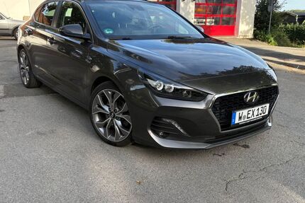 Hyundai i30 92.350 km 14.400 &euro; Remscheid 42899