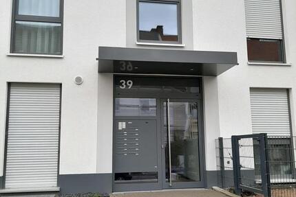 Bei VIVAWEST die Sonnenstrahlen auf dem eigenen Balkon genießen. zimmer