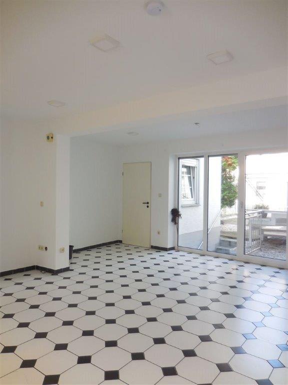 Gepflegtes 2-Zi-Häuschen mit Sonnenterrasse und Wintergarten in Lev-Rheindorf zimmer