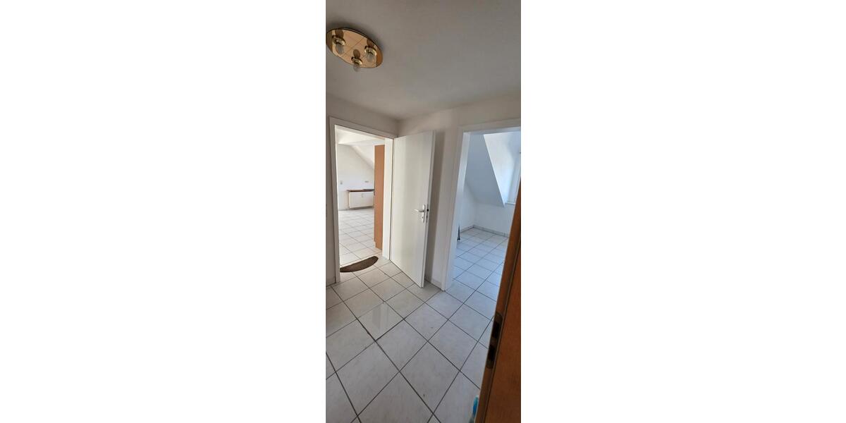 Dachgeschoßwohnung Remscheid - 3.5 Zimmer, 89 m&sup2;, 800&euro; | Angebot:26067466