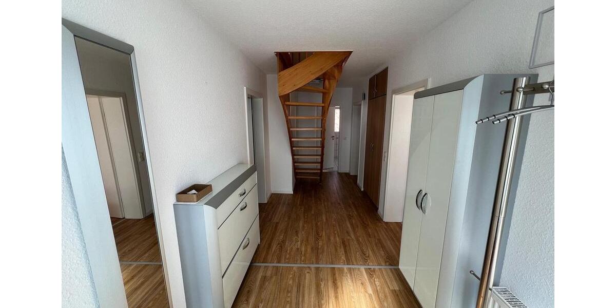 Etagenwohnung Leverkusen Schlebusch - 3 Zimmer, 123 m&sup2;, 1.400&euro; | Angebot:25961268
