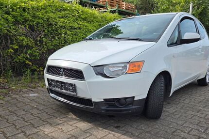 Mitsubishi Colt 13.168 km 4.700 &euro; Köln 50996