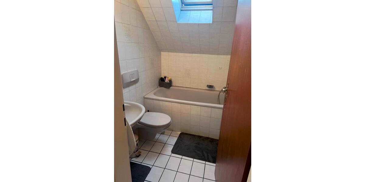 Dachgeschoßwohnung Köln Kalk - 475&euro; | Angebot:24652544