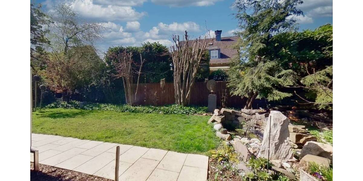 Einfamilienhaus Neuss Furth-Mitte - 9 Zimmer, 302 m&sup2;, 1.250.000&euro; | Angebot:23939467