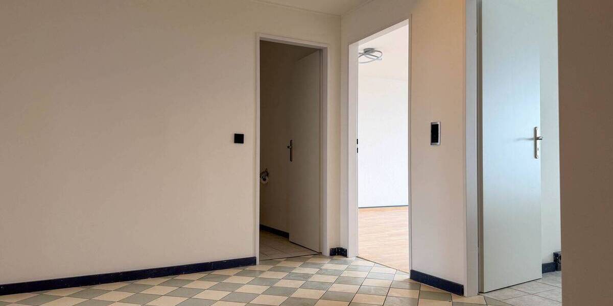 Etagenwohnung Neuss Hammfeld - 4 Zimmer, 116 m&sup2;, 1.500&euro; | Angebot:26155066