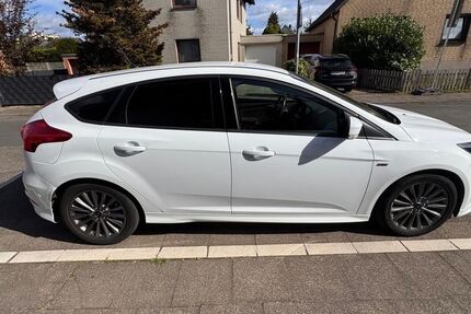 Ford Focus 122.500 km 8.400 &euro; Pulheim 50259