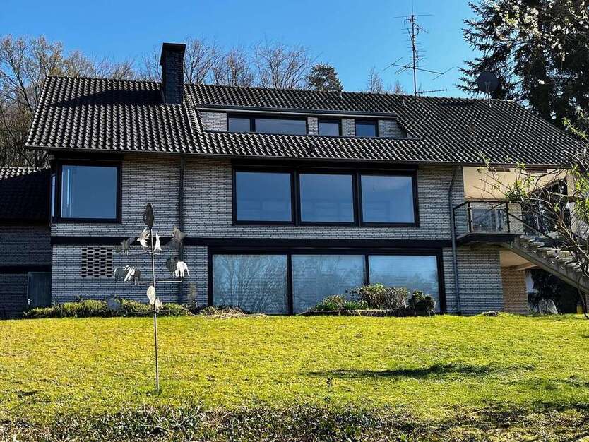 Haus zum Kaufen in Overath 870.000 € 298 m²