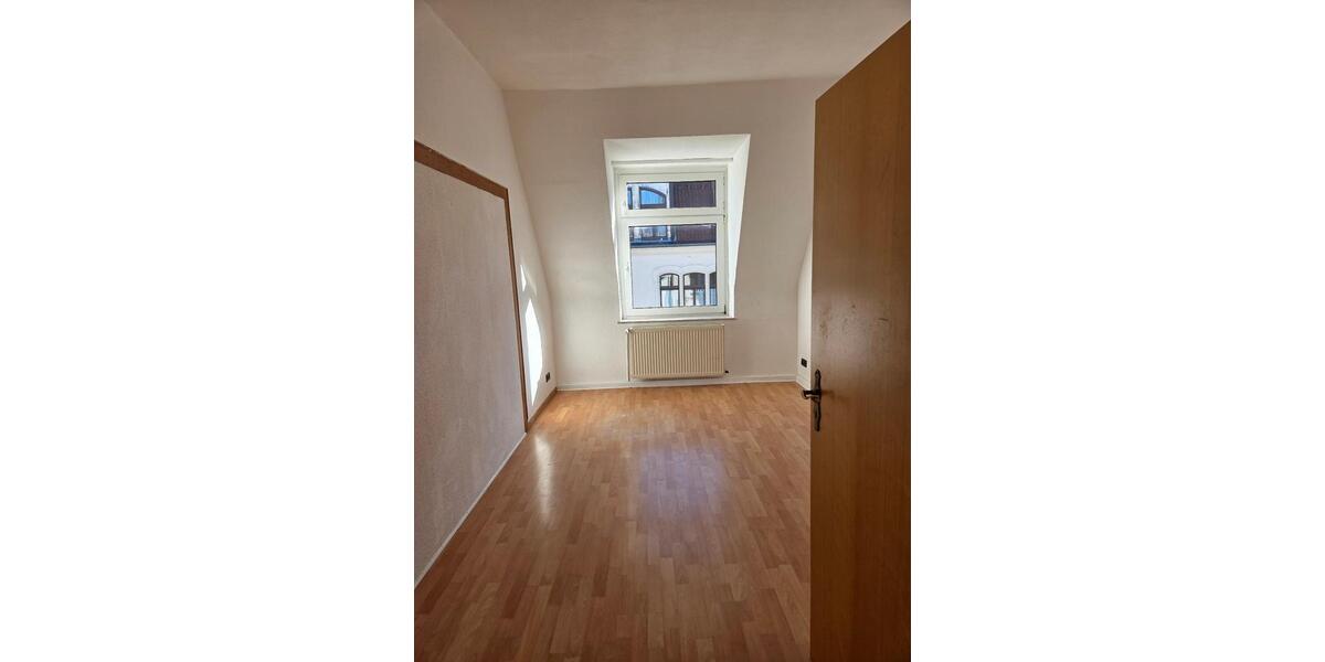 Dachgeschoßwohnung Wuppertal Gemarkung Barmen - 4 Zimmer, 90 m&sup2;, 625&euro; | Angebot:25963687