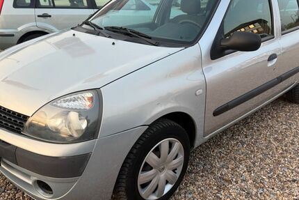 Renault Clio 72.500 km 2.450 &euro; Leverkusen 51371