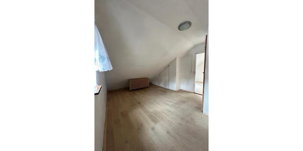 Doppelhaushälfte Düsseldorf Stadtbezirk 6 - 5 Zimmer, 154 m&sup2;, 2.600&euro; | Angebot:26051077