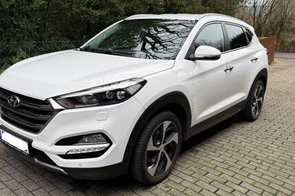 Hyundai TUCSON 125.000 km 15.600 &euro; Wuppertal 42279